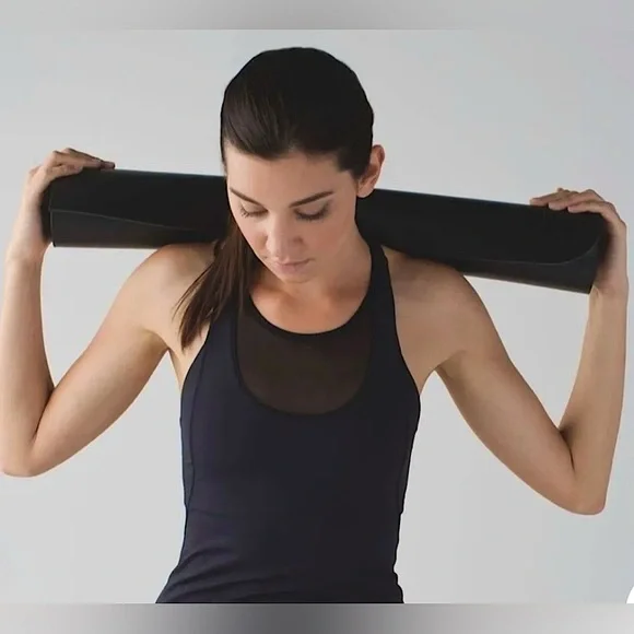 Lululemon Mesh With Me razorback tank top, black, size 4 - Picture 5 of 8